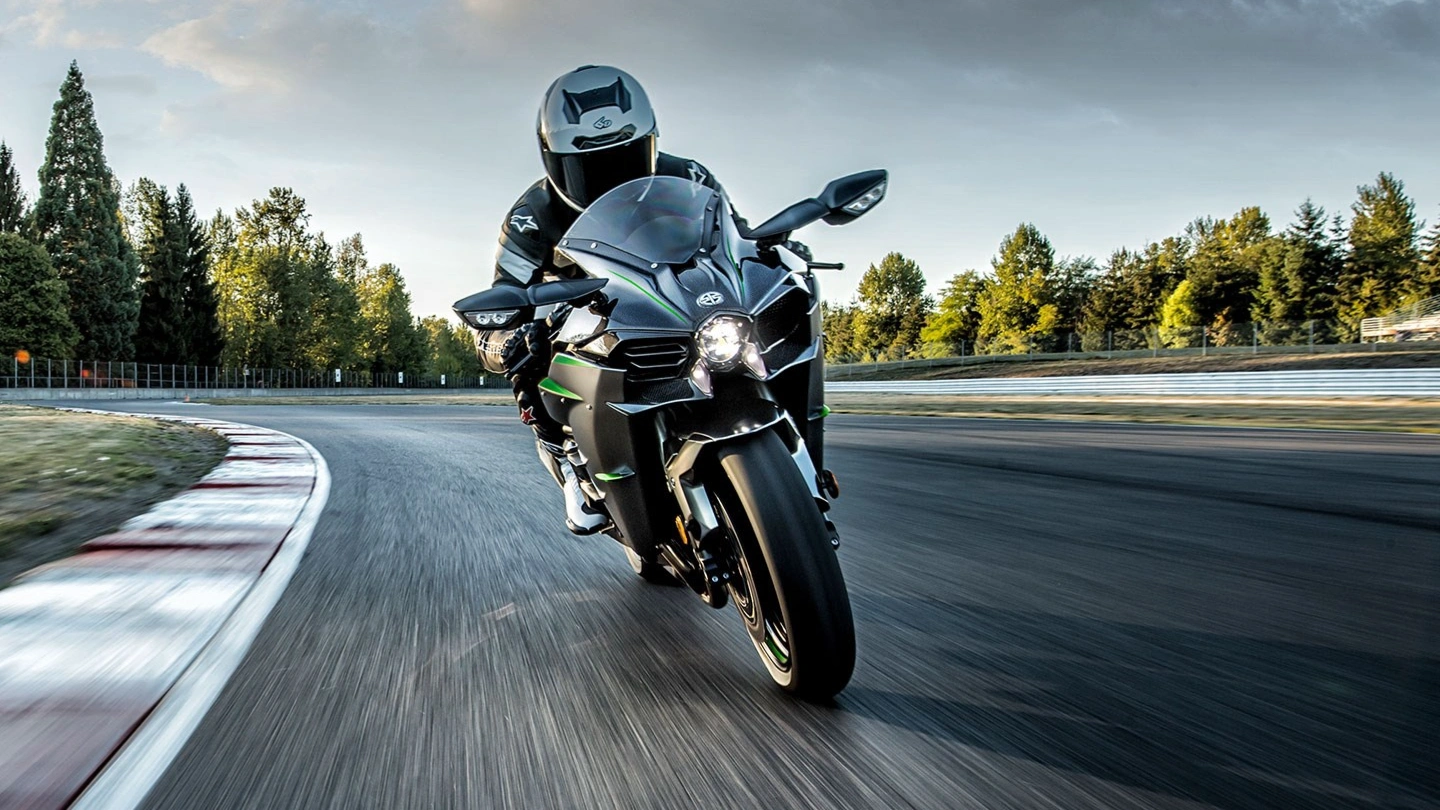 Kawasaki Ninja H2 Road Test – Supercharged Madness on Roads